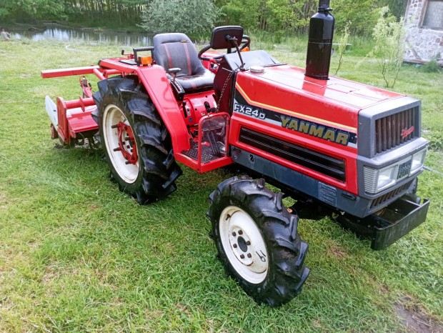 Japn kistraktor 4x4 Yanmar AF 24 4x4 Talajmarval