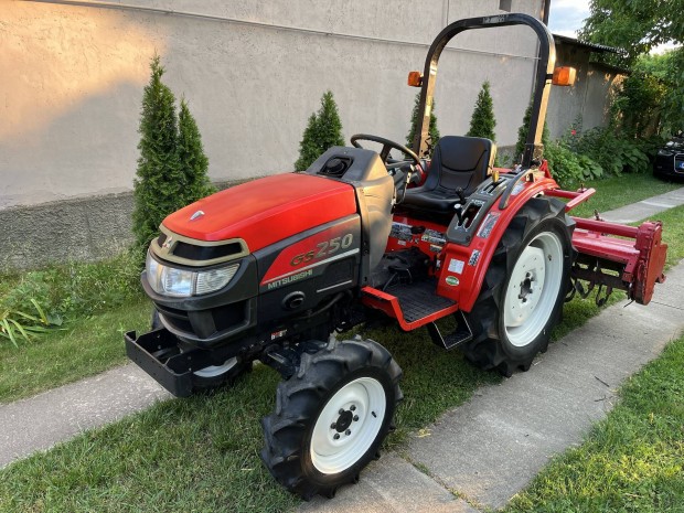 Jap�n kistraktor Mitsubishi gs 250
