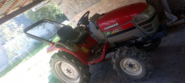 Japn kistraktor Yanmar AF 120 4x4 20 Le szerv irnyvlt