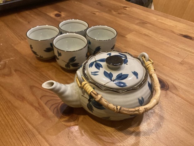 Japn teskancs porceln 4db csszvel