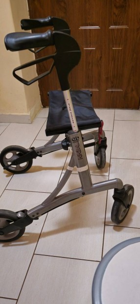 Járás segitő Rollator