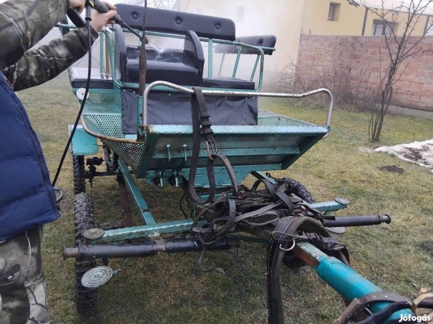 Jártató kocsi (vadász jellegű) eladó ,cserélhető