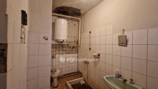 J�szap�tii elad� 92 nm-es h�z