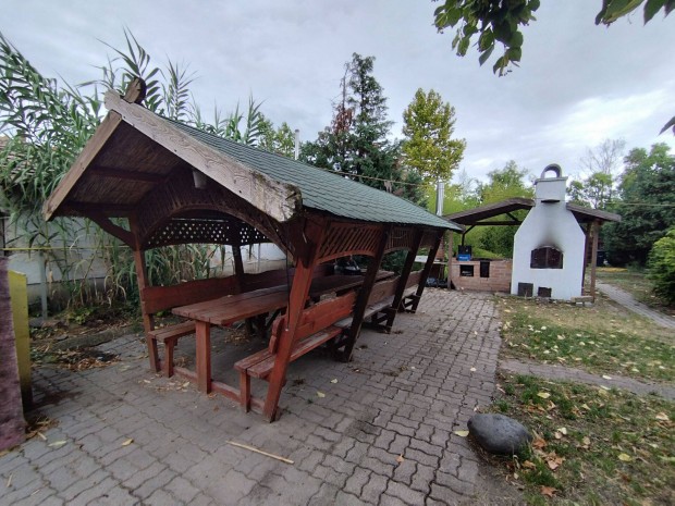 J�sz�roksz�ll�s, 300nm fel�j�tand� h�z komplexum 200nm telken