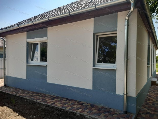 Jászárokszálláson 75 nm-es, 2 szobás, felújított családi ház eladó!