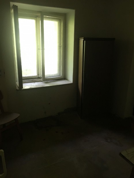 J�szber�nyben 3 szob�s csal�dih�z elad�