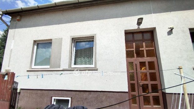 J�szber�nyi 190 nm-es h�z elad�