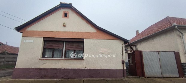 J�szber�nyi 78 nm-es h�z elad�