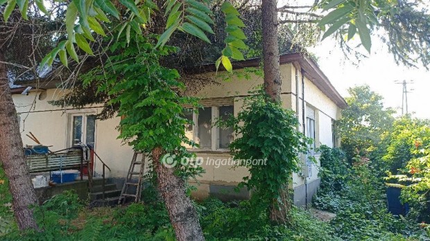 J�szf�nyszarui 103 nm-es h�z elad�