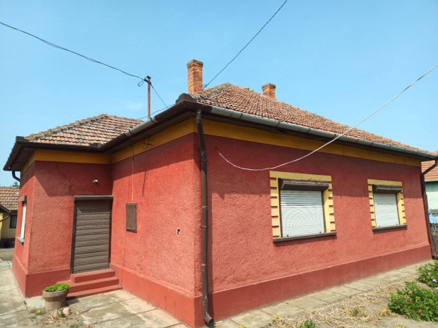 Jászkarajenő eladó családi ház
