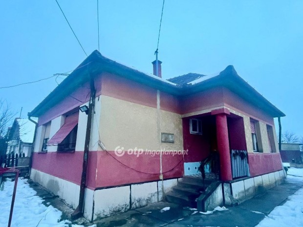 J�szlad�nyi 63 nm-es h�z elad�