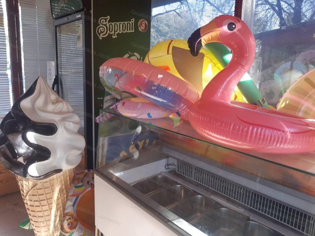 J�szszentandr�s strandon teljes berendez�ssel elad� k�v�z�/fagylaltoz�