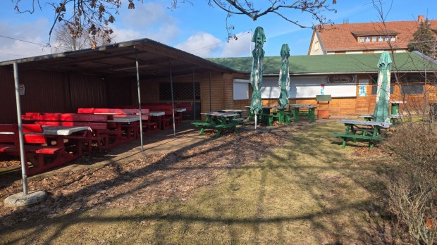 J�szszentandr�son igaz�n forgalmas vend�gl�t� egys�g elad�