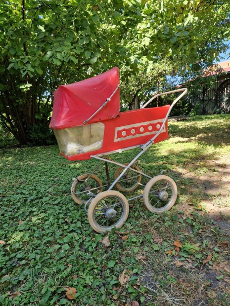 Játék retro babakocsi jó allapotban eladó