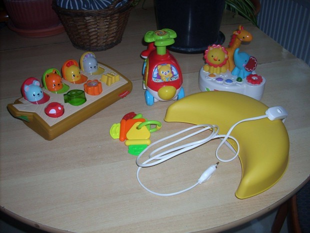 Jtkcsomag kicsiknek Fisherprice kszsg fejleszt, zenl.+