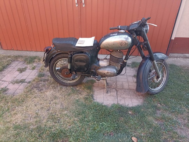 Jawa 175 cm2  czetka 450 alkatrsznek egyben.