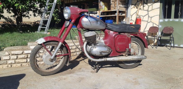 Jawa 250 Elad