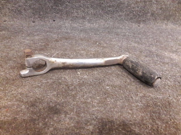 Jawa 250 / 350 gy�ri ber�g�kar