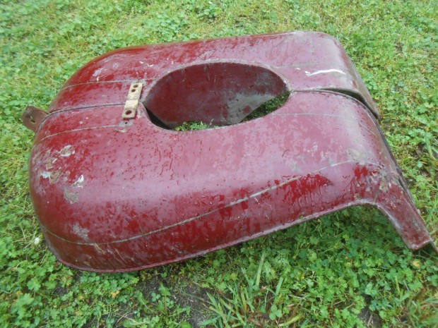 Jawa 250-es oldtimer mkp.-ra:1 pár gyári fényezésű lábvédő