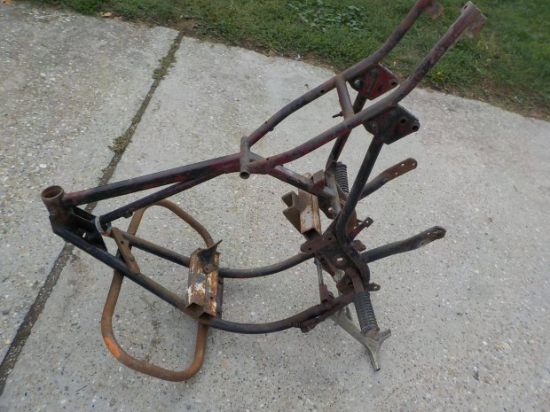 Jawa 350-634-es tipusú,gyári adattáblás csupasz főváz eladó