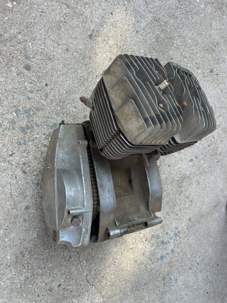 Jawa 350 638 fellelt blokk
