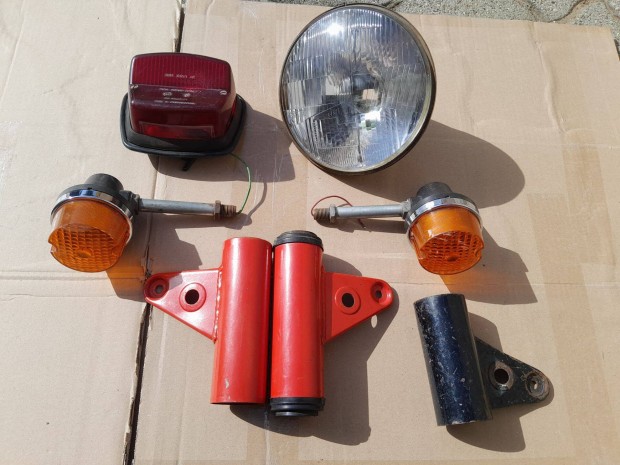 Jawa 350 alkatrészek veterán