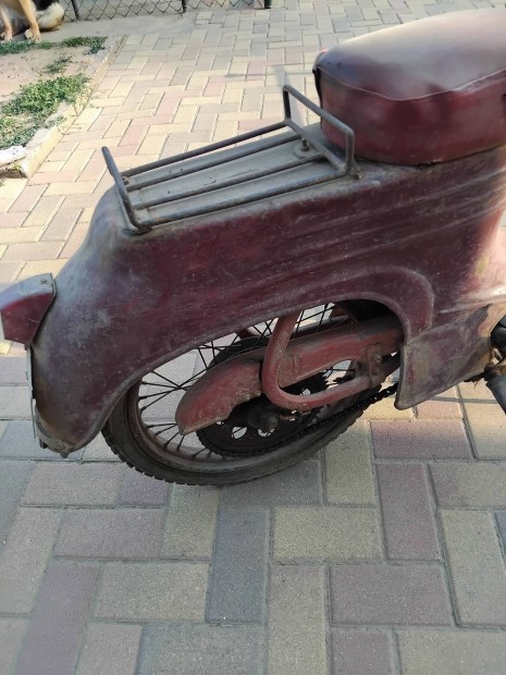 Jawa 555 tusk