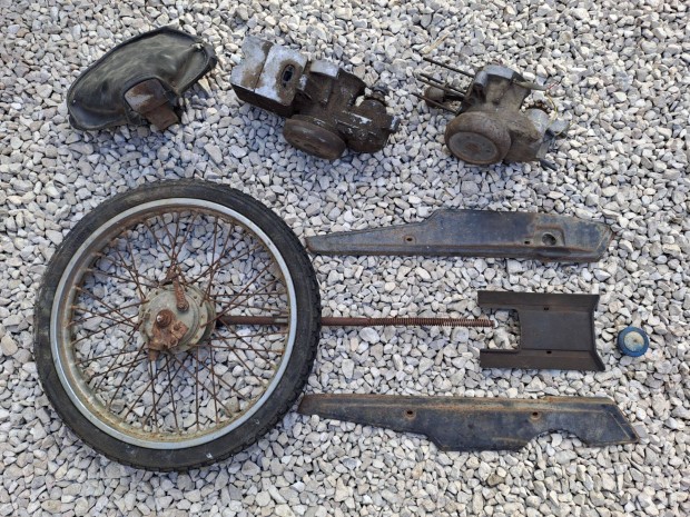 Jawa Babetta 207 alkatrszek egyben