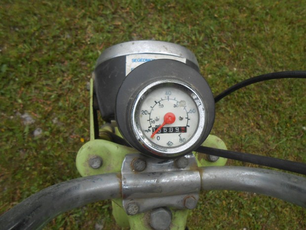 Jawa Babetta 210-esről : 5609 km-t használt gyári km óra