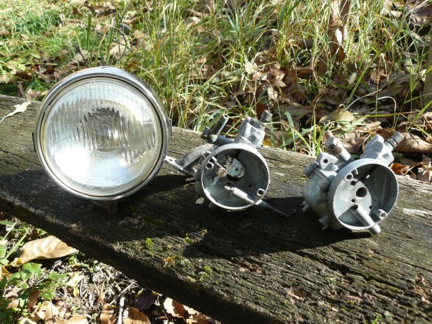 Jawa Babetta porlasztó , karburátor első lámpa