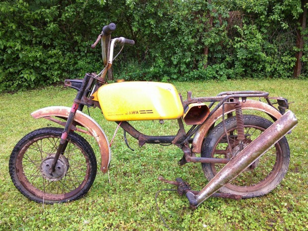 Jawa Mustang,gyári adattáblás csupasz főváz nagyon olcsón