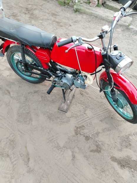 Jawa mustang seg�dmotor elad� 