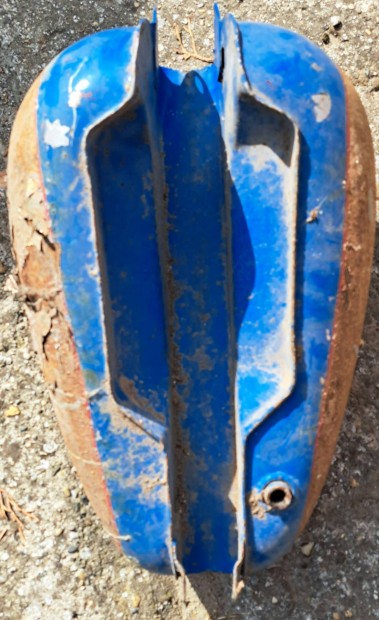 Jawa zemanyag tank
