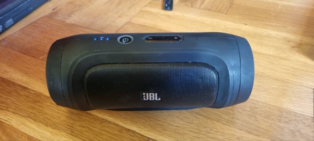 Jbl charge Bluetooth hangszr 