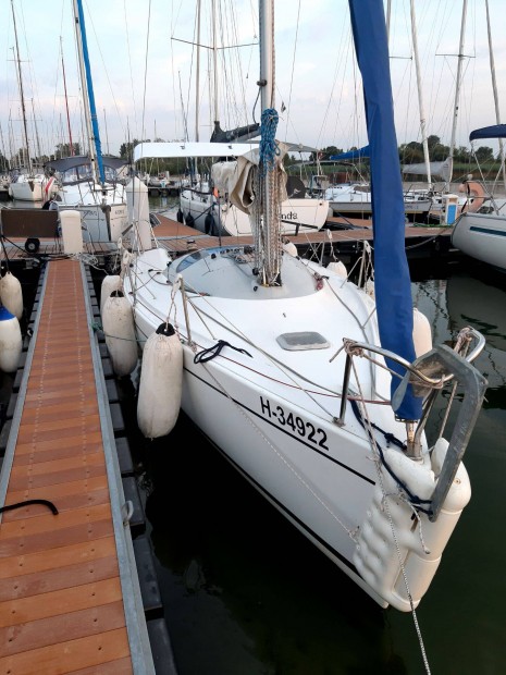 Jeanneau 24 one design kzti szlltkocsival, sjzhat