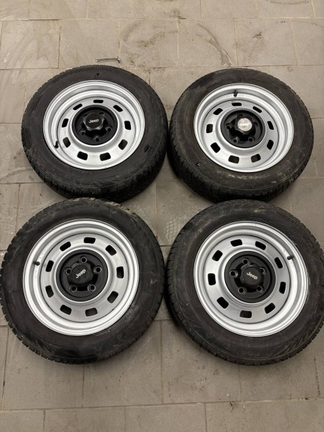 Jeep 15 5x114,3 gyari lemezfelni szett