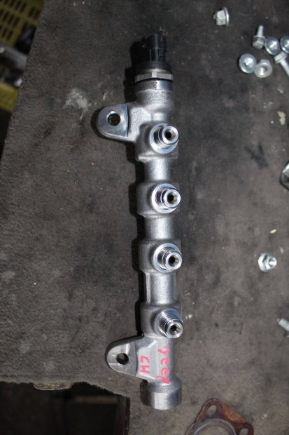 Jeep Cherokee 2012 Közös nyomócső 55234039
