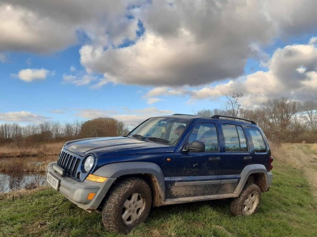 Jeep Cherokee KJ 2.8 Crd-Csere is:quad,cross,enduro