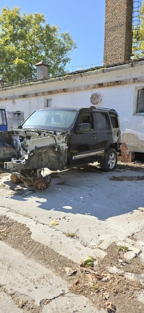 Jeep Cherokee KK 2009 Alkatrészek