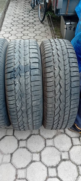 Jeep Cherokee gumik