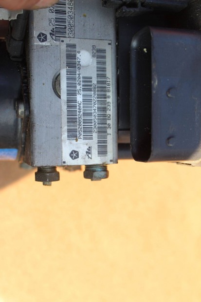 Jeep Grand Cherokee 1997 5.9 ABS kocka 56027931AC (18)