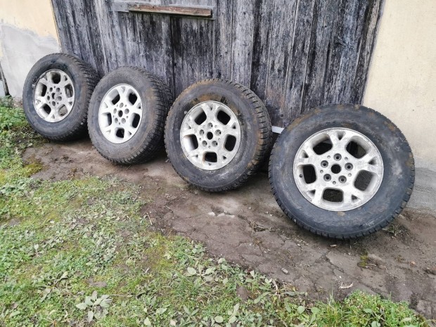 Jeep Grand Cherokee Laredo felni 5x127 16" tligumival