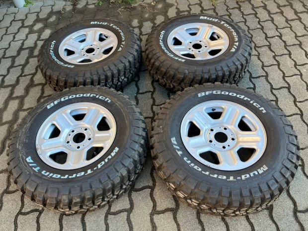 Jeep Wrangler JK Bfgoodrich terepgumi 245/75R16 kerk 5x127