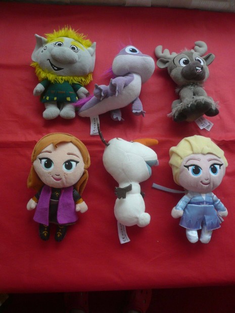 Jgvarzs Frozen plss figura gyjtemny