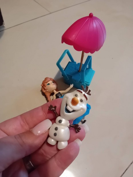 Jégvarázs figurák játék együtt Anna Olaf piknik kosárral