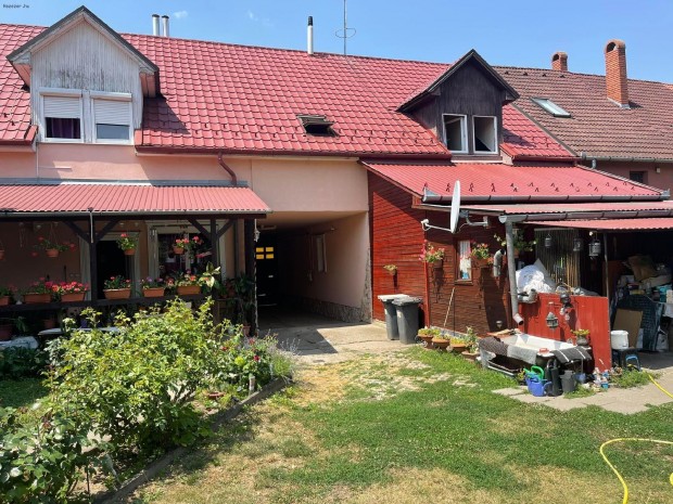 Jelenleg is működő panzió meglévő vendégkörrel és minden engedéllyel