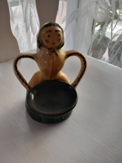 Jelzett Kántor Kun Gazda kerámia mécsestartó nő