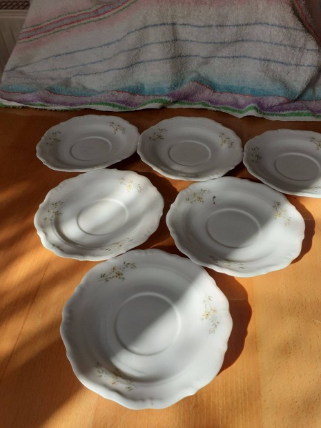 Jelzett Lengyel s Csehszlovk porceln cssze altt 6-6 db