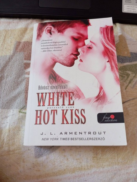 Jennifer L. Armentrout: White Hot KissPerzsel csk (Komor elemek 1