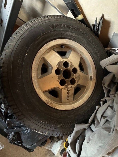 Jepp alufelni gumival, 5x114,3, 235/75 R15, 15 coll